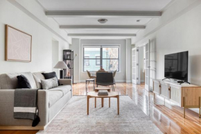 Midtown E 2BR w Doorman 2 blocks to river NYC-700